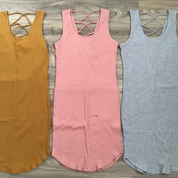 LOT OF 3 SUMMER DRESSES *** GOOD DEALS *** - Picture 1 of 2